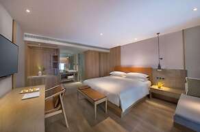 voco Thousand Island Lake by IHG