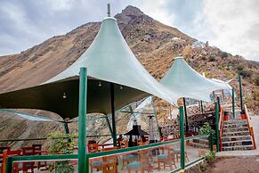 Vertical Sky Luxury Suites