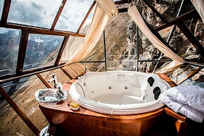 Vertical Sky Luxury Suites