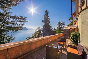 Magnolia Apt. 1 Front Lake