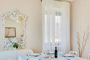 Rosamare Elegant Apartment