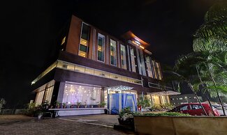 Treebo Premium Pearl Avenue Banquets And Lawn