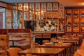 Wine & Books Lisboa Hotel