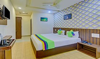 Itsy Hotels Igloo Residency Raja Seat