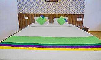 Itsy Hotels Igloo Residency Raja Seat