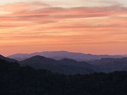 The Crest 200c 2 Bedroom Condo by Redawning