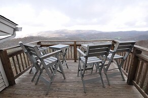 The Crest 200c 2 Bedroom Condo by Redawning