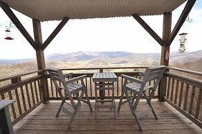 The Crest 200c 2 Bedroom Condo by Redawning