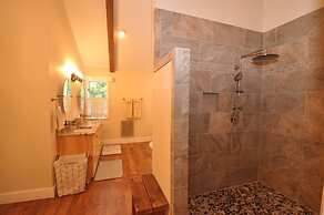 The Crest 200c 2 Bedroom Condo by Redawning