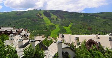 Highlands Westview 202 3 Bedroom Condo by RedAwning