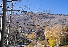 Highlands Westview 202 3 Bedroom Condo by RedAwning