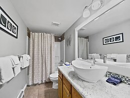 Swans Nest Villa 1304 2 Bedroom Condo by RedAwning