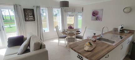 Hollicarrs Long Lane Lodge