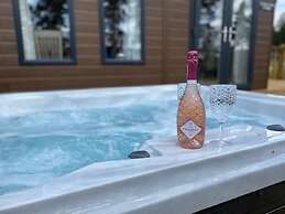 Hollicarrs Long Lane Lodge