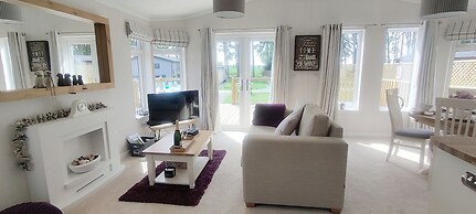 Hollicarrs Long Lane Lodge