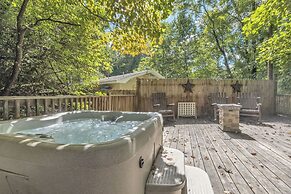 Cozy Cabin Between Gatlinburg & Pigeon Forge W/ Hot Tub 1 Bedroom Cabi