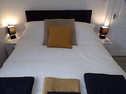 Inviting 3-bed Apartment in Southend-on-sea