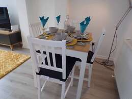 Inviting 3-bed Apartment in Southend-on-sea