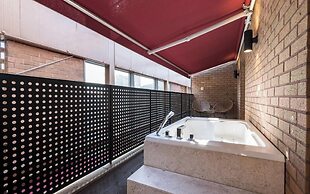 MU:TE Hotel