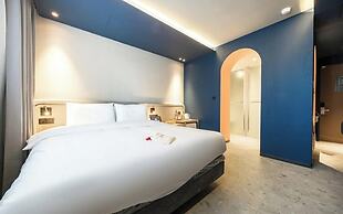 MU:TE Hotel