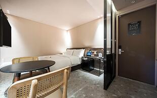 MU:TE Hotel