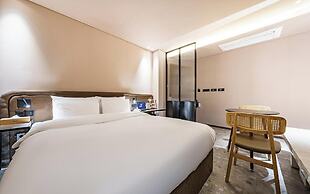 MU:TE Hotel