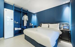 MU:TE Hotel