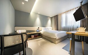MU:TE Hotel