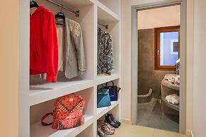 Modern House in the City Centre Fira for 5 Guests