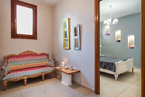 Modern House in the City Centre Fira for 5 Guests