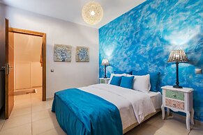 Modern House in the City Centre Fira for 5 Guests