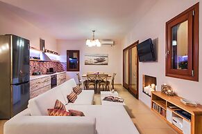 Modern House in the City Centre Fira for 5 Guests