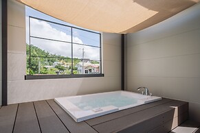 Urban Villa Resort ALOHI