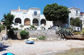 Beachfront Spetses Spectacular Fully Equipped Traditional Villa Famili