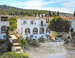 Beachfront Spetses Spectacular Fully Equipped Traditional Villa Famili