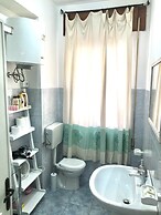 Bb Chic Room With Shared Bathroom in the City