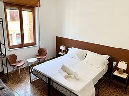 Bb Chic Room With Shared Bathroom in the City