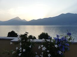 Modern Apartment With Large Terrace Malcesine