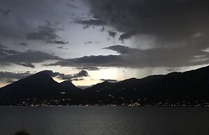 Modern Apartment With Large Terrace Malcesine