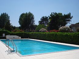 Peaceful House With Pool and Terrace