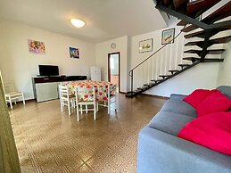 Peaceful House With Pool and Terrace