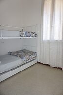 Beautiful Terraced House With Pool and Garden