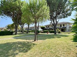 Beautiful Terraced House With Pool and Garden