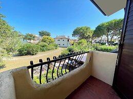 Beautiful Terraced House With Pool and Garden