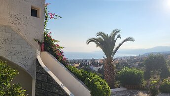 Entire Villa Full View 3 Bedrooms 3 Bathrooms 3 Kitchens