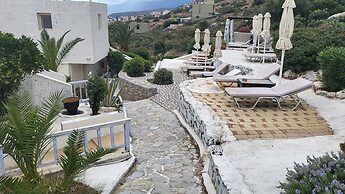 Entire Villa Full View 3 Bedrooms 3 Bathrooms 3 Kitchens