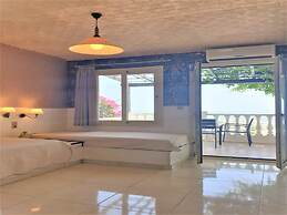 Entire Villa Full View 3 Bedrooms 3 Bathrooms 3 Kitchens