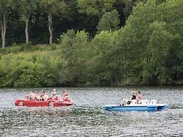 Restyled Bungalow With Dishwasher, Near Reservoir