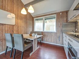 Restyled Bungalow With Dishwasher, Near Reservoir