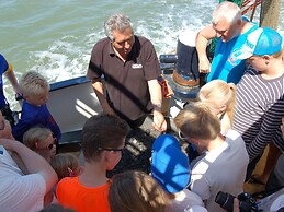 Cozy Coastal Retreat Texel